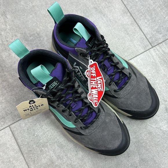 🔆VANS🔆 all weather high top boots, water resistant comfortable supportive. - Picture 5 of 15